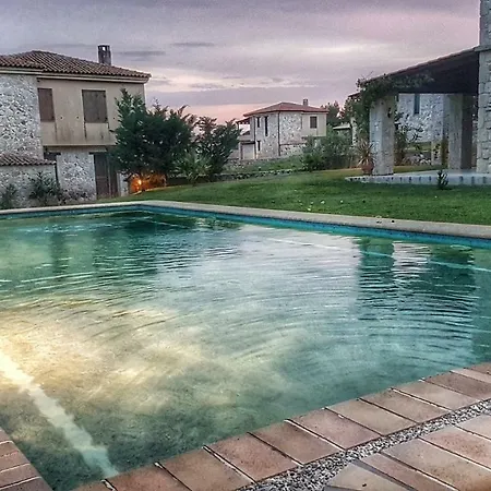 Hébergement de vacances Oikia I, Luxury Stone House In Elani *