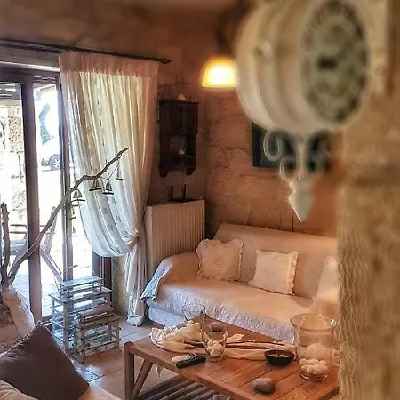 Hébergement de vacances Oikia I, Luxury Stone House In Elani *